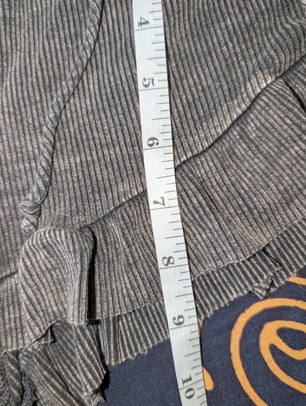 Women’s Gray Ribbed Ruffle Shorts - Picture 4 of 5